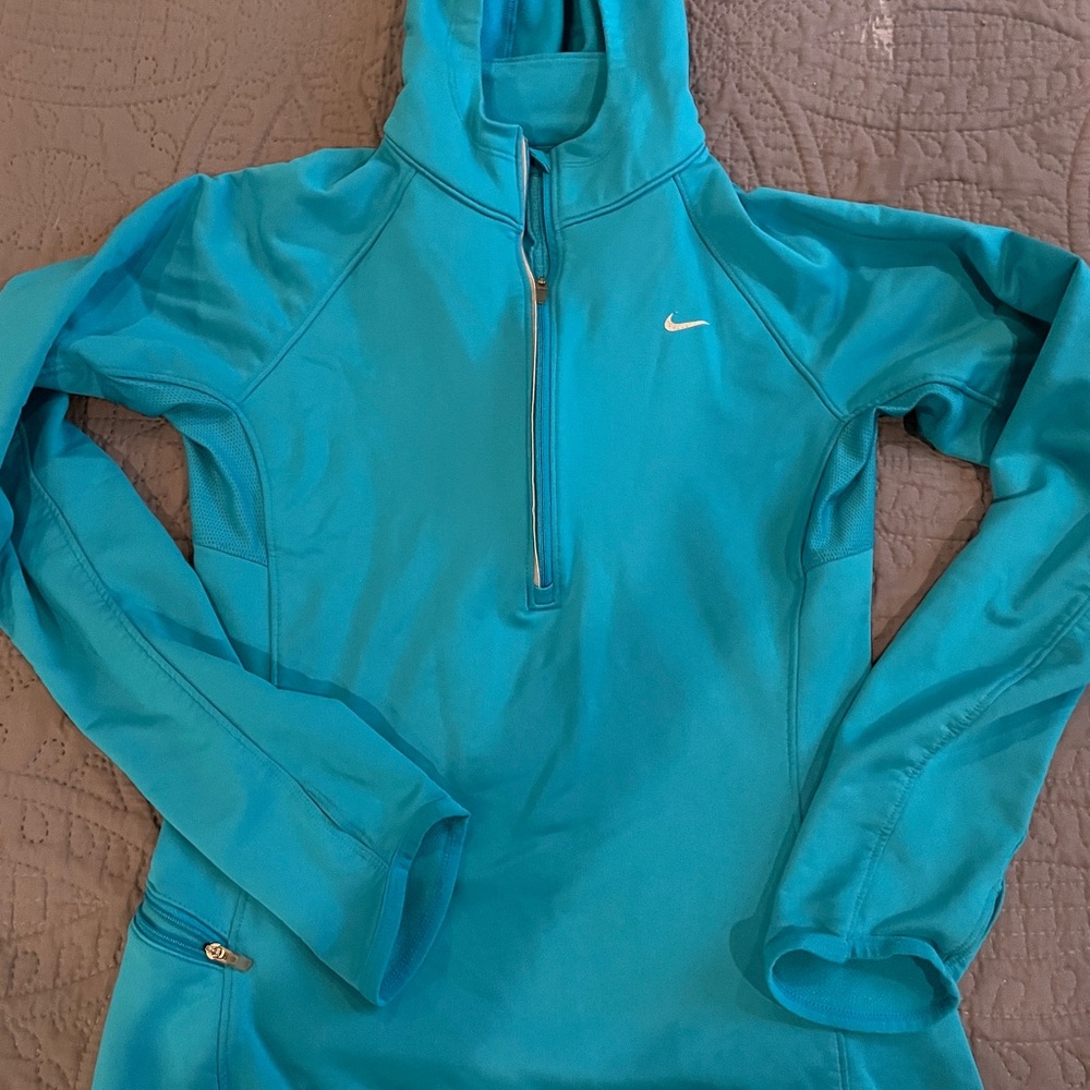 Nike Women’s Quarter Zip Hooded Top
